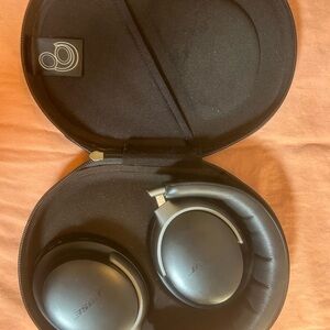 Bose Gray Over-Ear Wireless Headphones